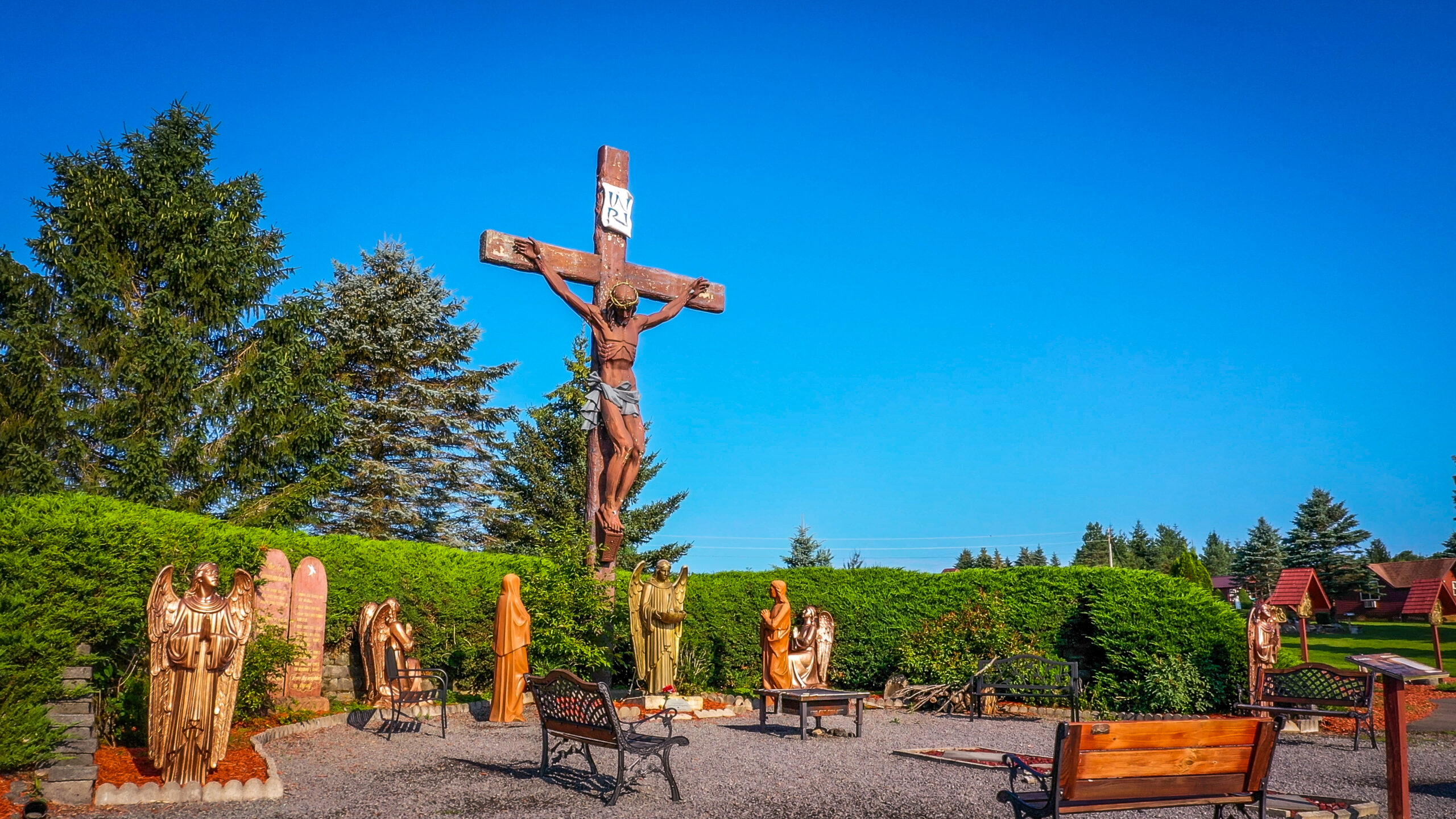 Crucifix Vietnam Place (1)